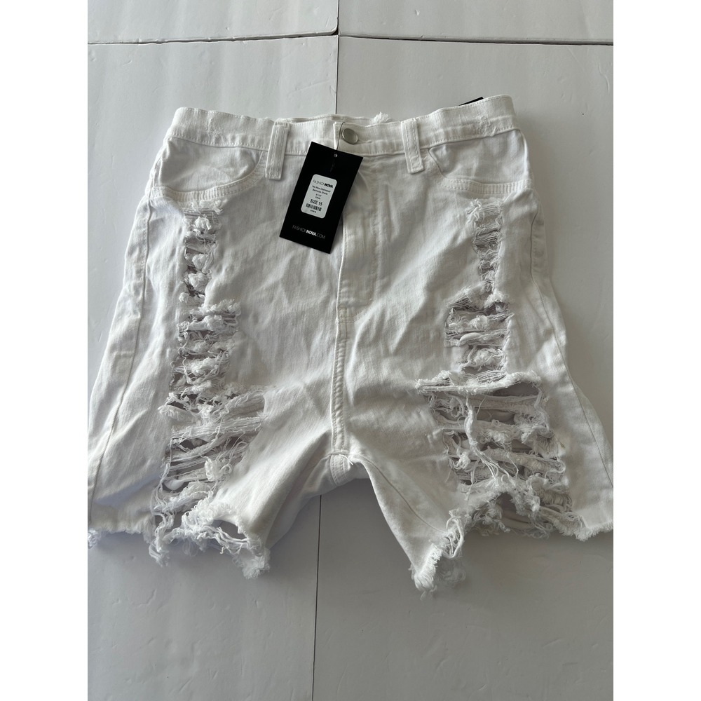 Fashion Nova Yes Now Distressed Bermuda Shorts White Size 15 NWT High Rise Edgy